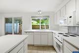 1035 Chestnut St - Photo 13