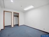 950 Uglow - Photo 17