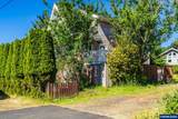 1017 Lake Dr - Photo 32