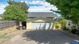 2225 Rogers Ln - Photo 2