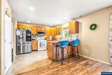 226 Breezy Wy - Photo 8