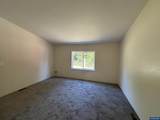 390 Montgomery St - Photo 14
