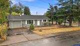 1635 Pioneer St - Photo 4