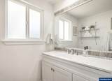 1709 Springhill Dr - Photo 18