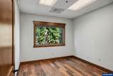 3025 Kathryn - Photo 17