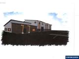 585 Airport - Photo 2