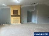 739 Jordan Elizabeth Av - Photo 7