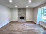 1050 Cardinal St - Photo 2