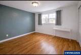 2042 Summit Av - Photo 12