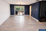 2042 Summit Av - Photo 5