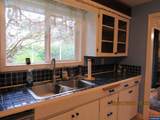 854 Swift Av - Photo 11