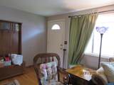 854 Swift Av - Photo 18