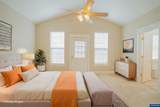 1055 Filbert St - Photo 5
