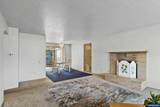 1740 Vanderbeck Ln - Photo 11