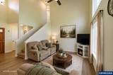 1067 Falcon Crest Dr - Photo 4