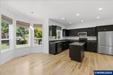 2107 Grace Av - Photo 10