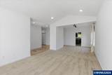 2107 Grace Av - Photo 16