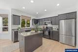 2107 Grace Av - Photo 9