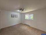 1060 Marion Av - Photo 26