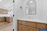 597 Evergreen Av - Photo 12