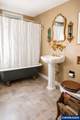 2042 Summit Av - Photo 15