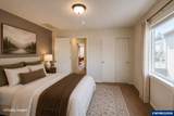 1067 Falcon Crest Dr - Photo 16