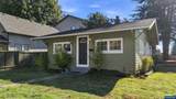 370 24th St - Photo 2