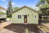 1067 Oak St - Photo 2