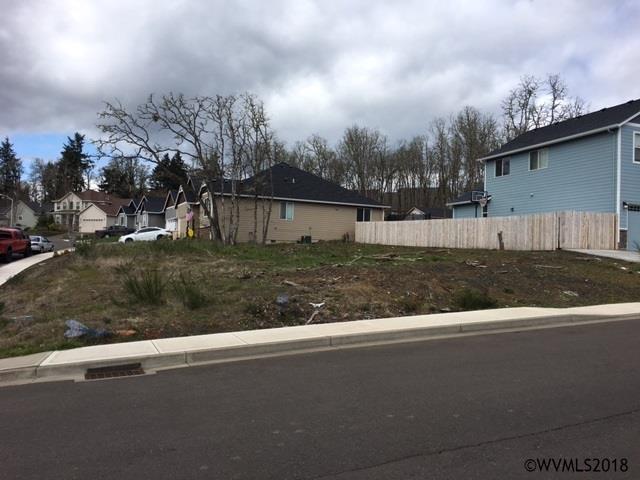 473 Hillcrest - Photo 1