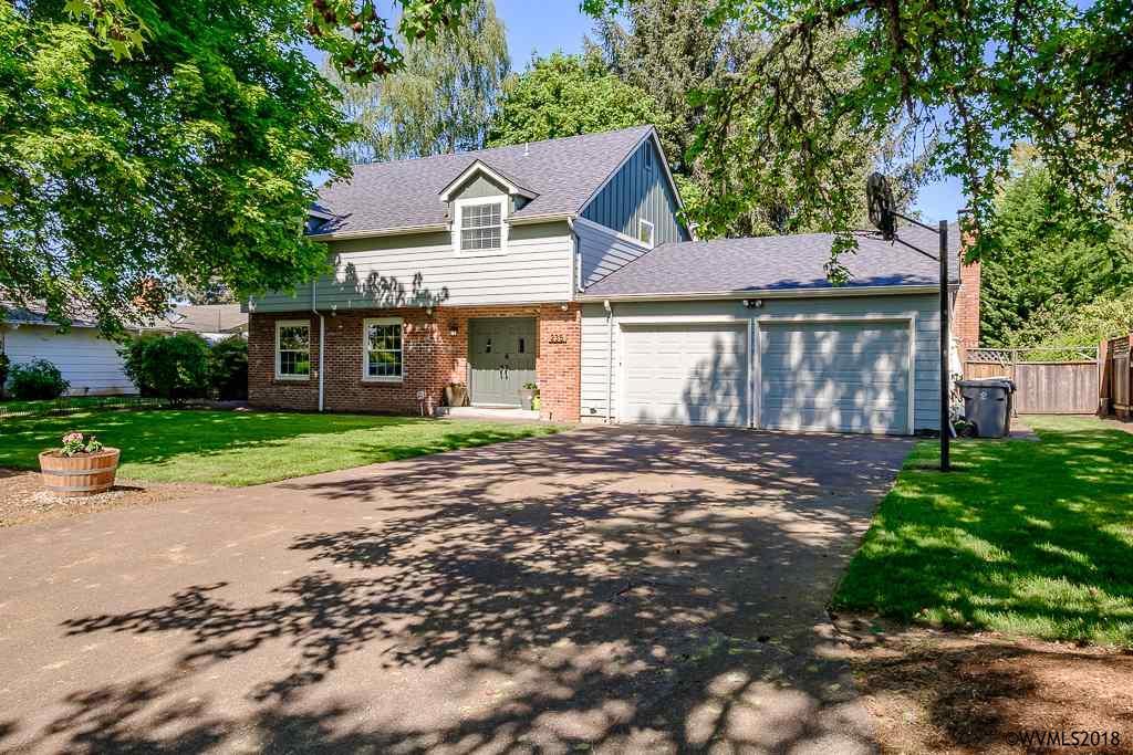 235 Country Club Ln - Photo 1
