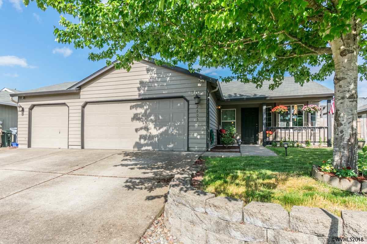 2605 Edgemont St - Photo 1