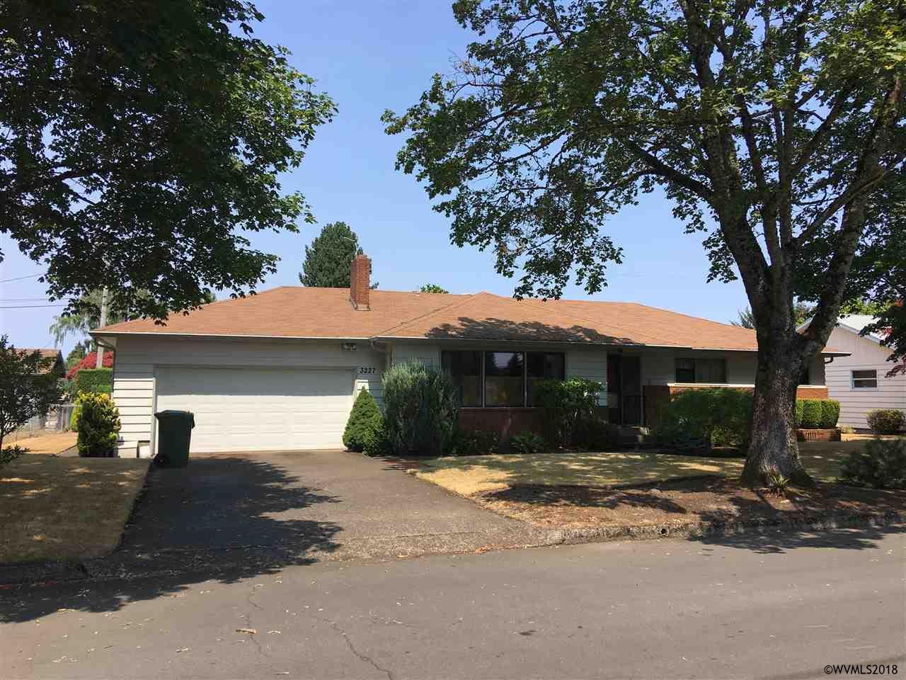 3227 Ellis Av - Photo 1