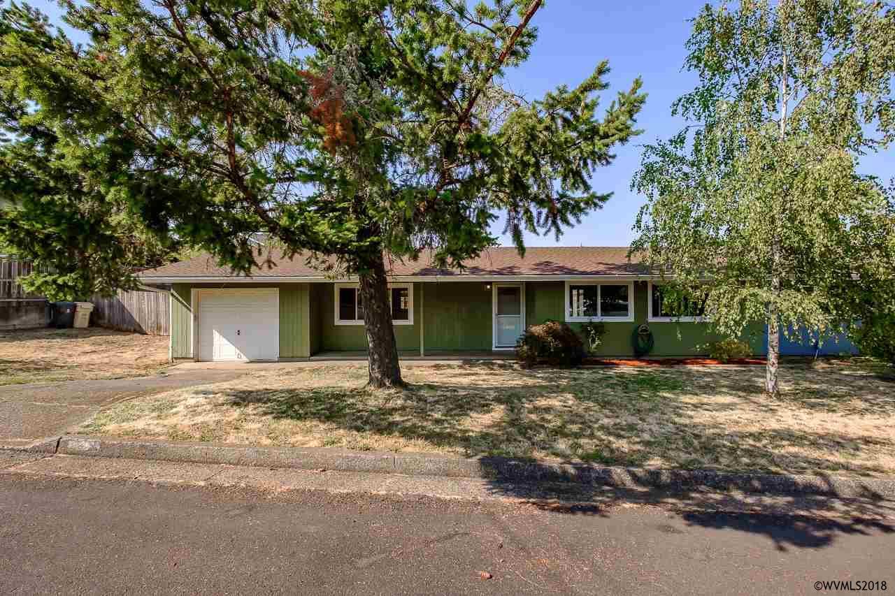 111 Columbia Av - Photo 1