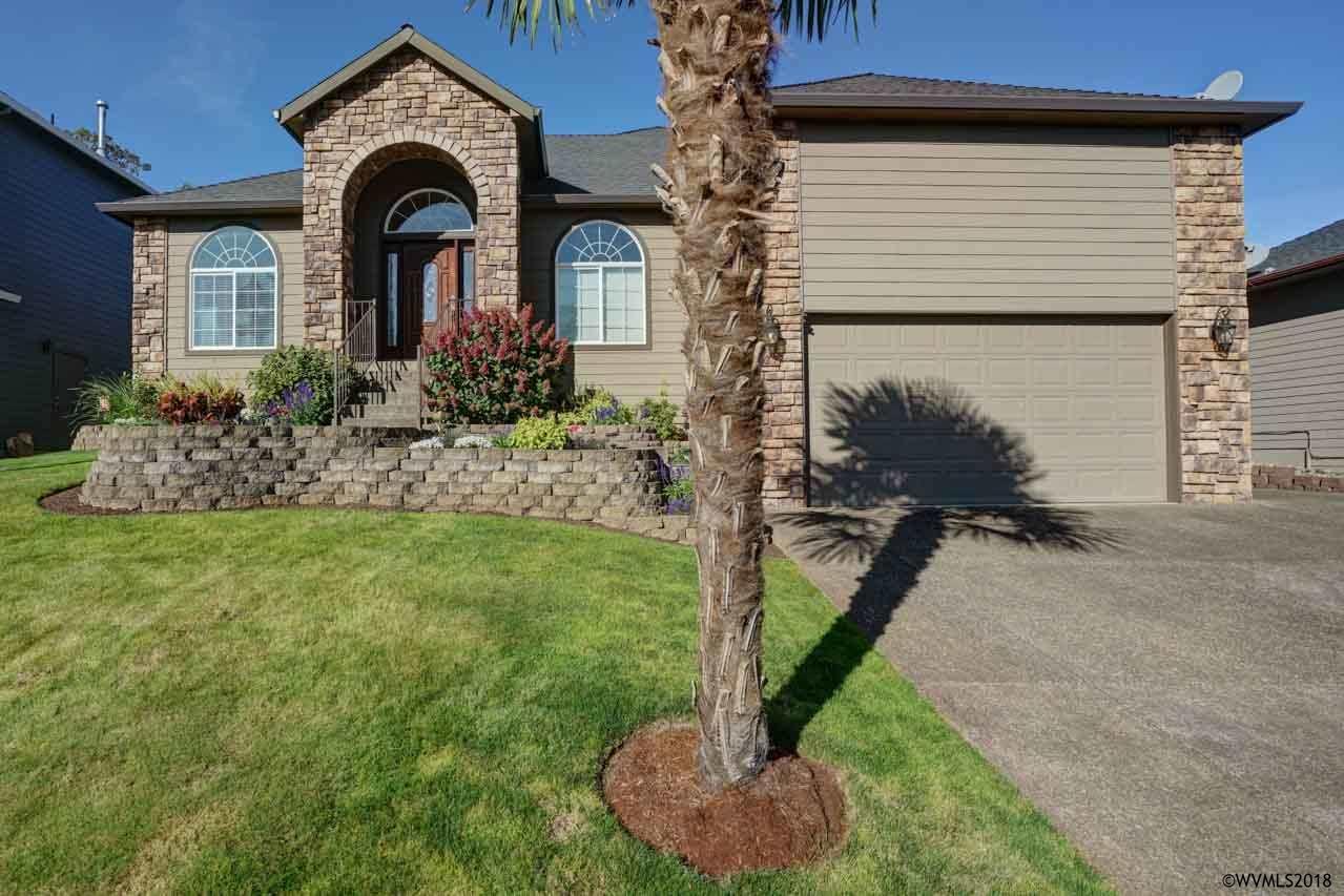 2127 Cerise Av - Photo 1