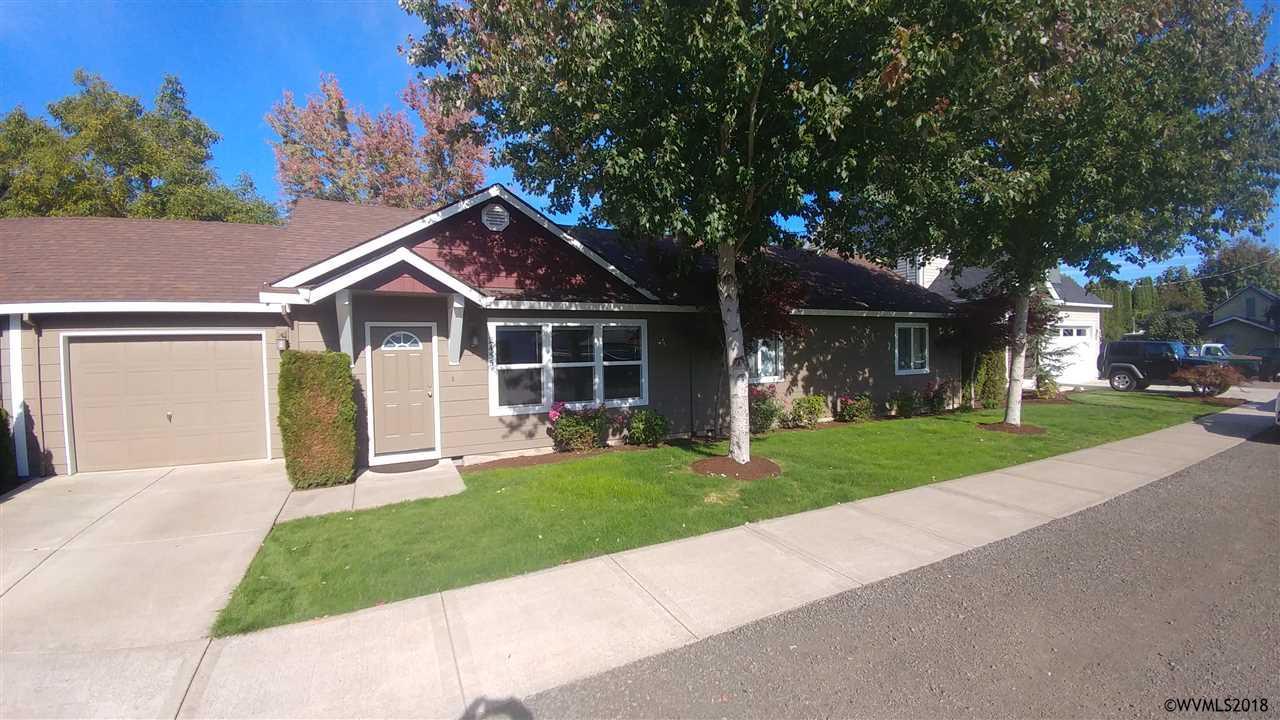 2455 G St - Photo 1
