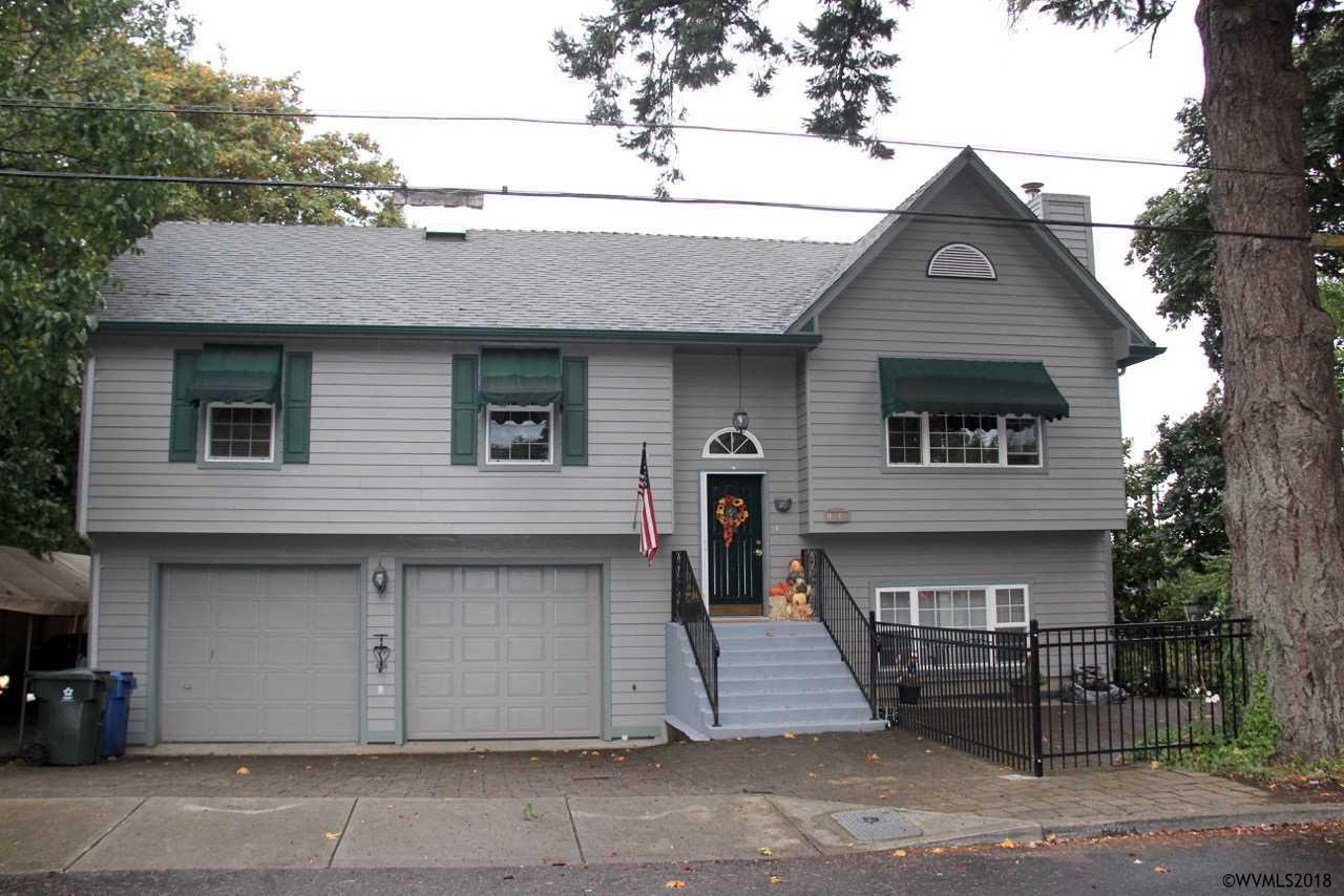 1030 Parkway Dr - Photo 1