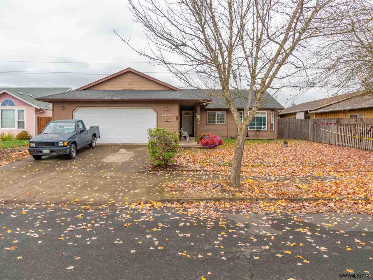 1257 Laurelhurst Dr - Photo 1