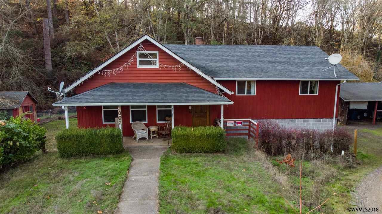 3007 Cascade Hwy - Photo 1