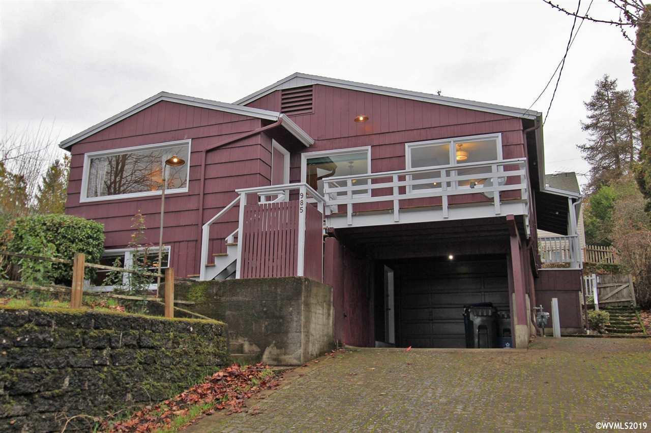 985 Cascade Dr - Photo 1