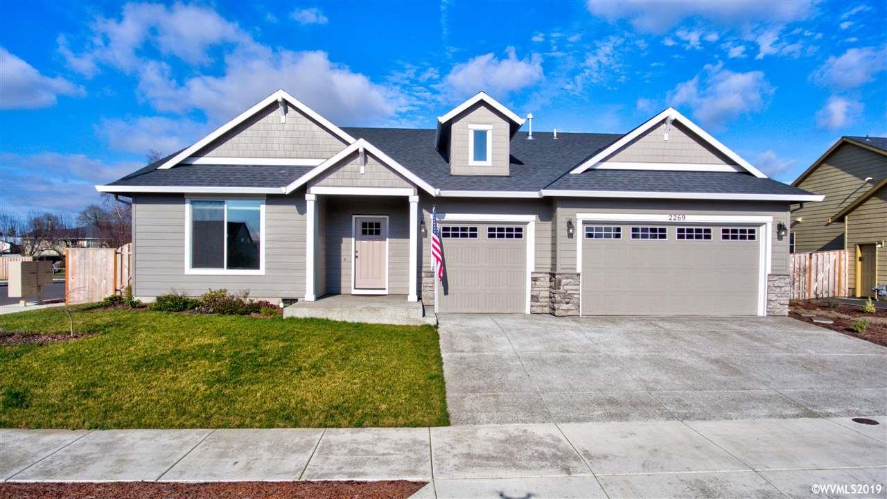 2269 Summit Dr - Photo 1