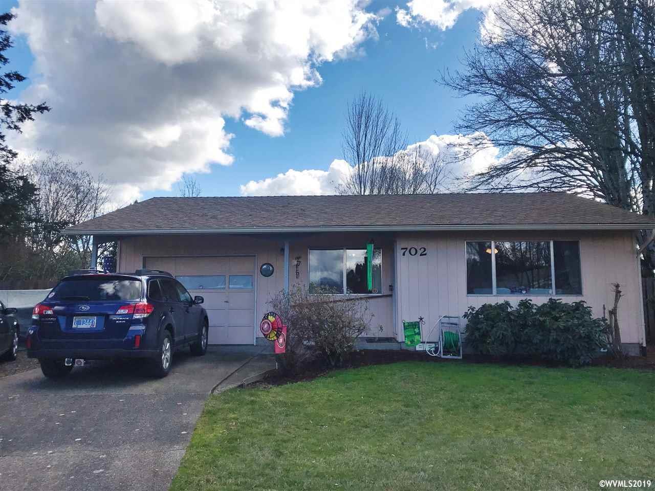 702 Rhododendron St - Photo 1
