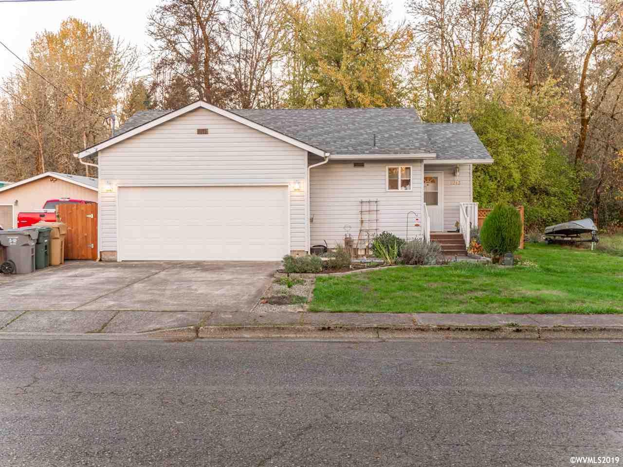 1013 23rd Av - Photo 1