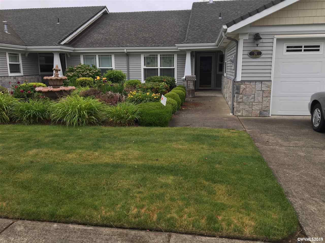 76 South Place Wy - Photo 1