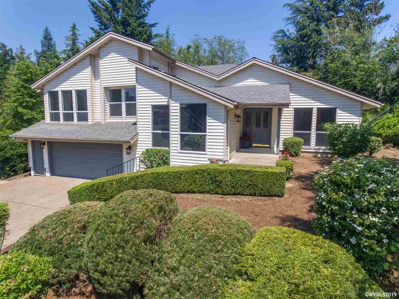 1645 Hillwood Ct - Photo 1