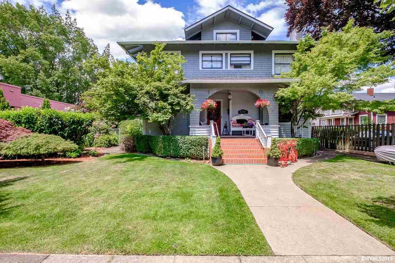 425 6th Av - Photo 1