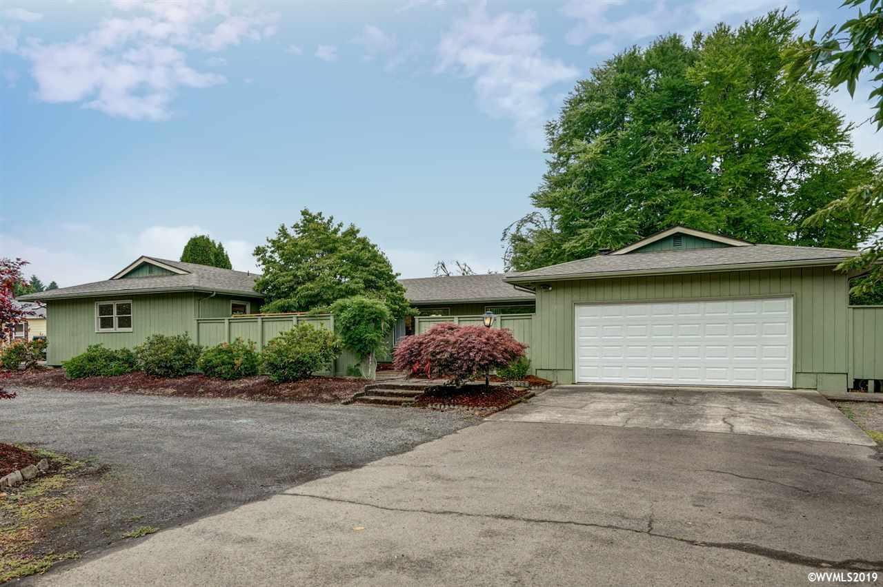 1902 Springhill Dr - Photo 1