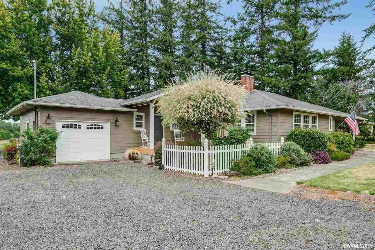 3056 Oak Grove Dr - Photo 1