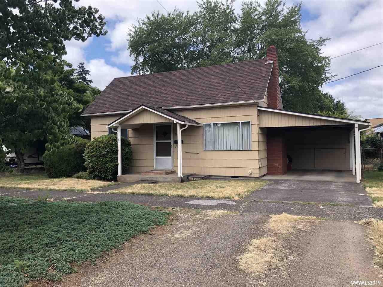 1231 Stump St - Photo 1
