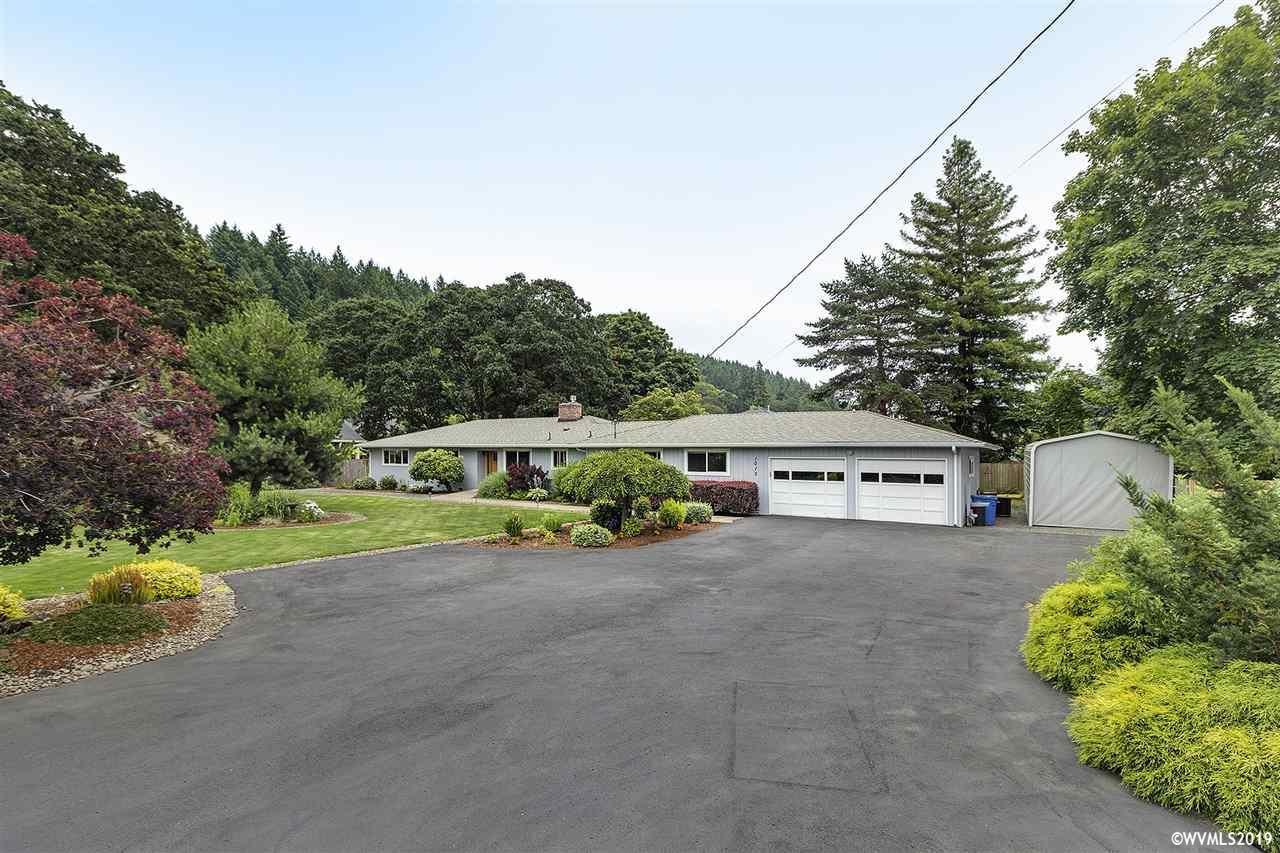 1015 Water St - Photo 1