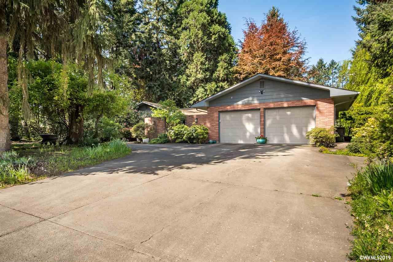 1642 Christmas Tree Ln - Photo 1